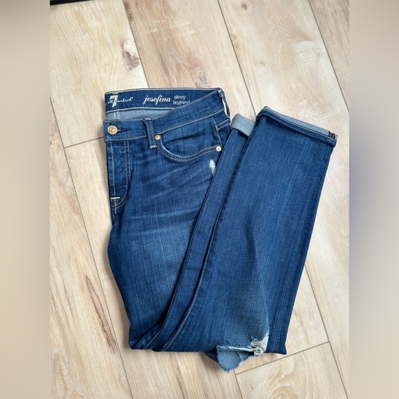 LIKE NEW- 7 FOR ALL MANKIND - Josefina Skinny Boyfriend Jeans - Size 28 - Picture 1 of 7